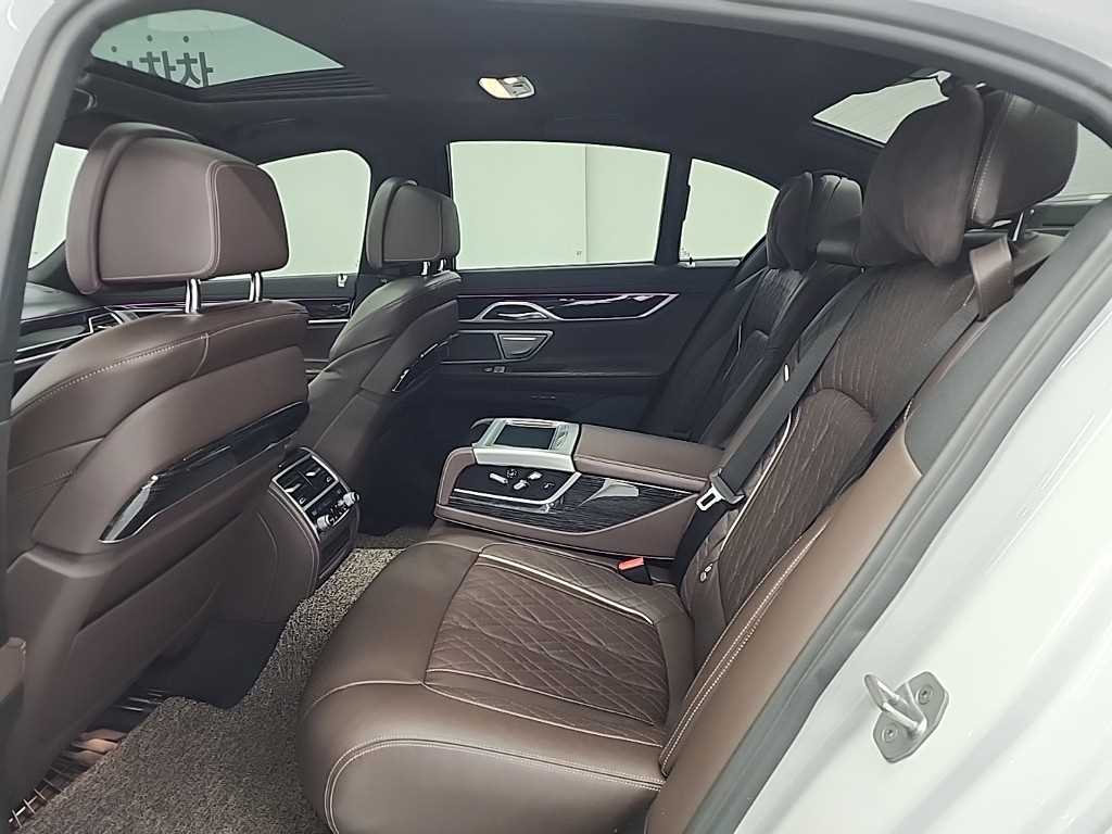 BMW 7 Series - Vista 12