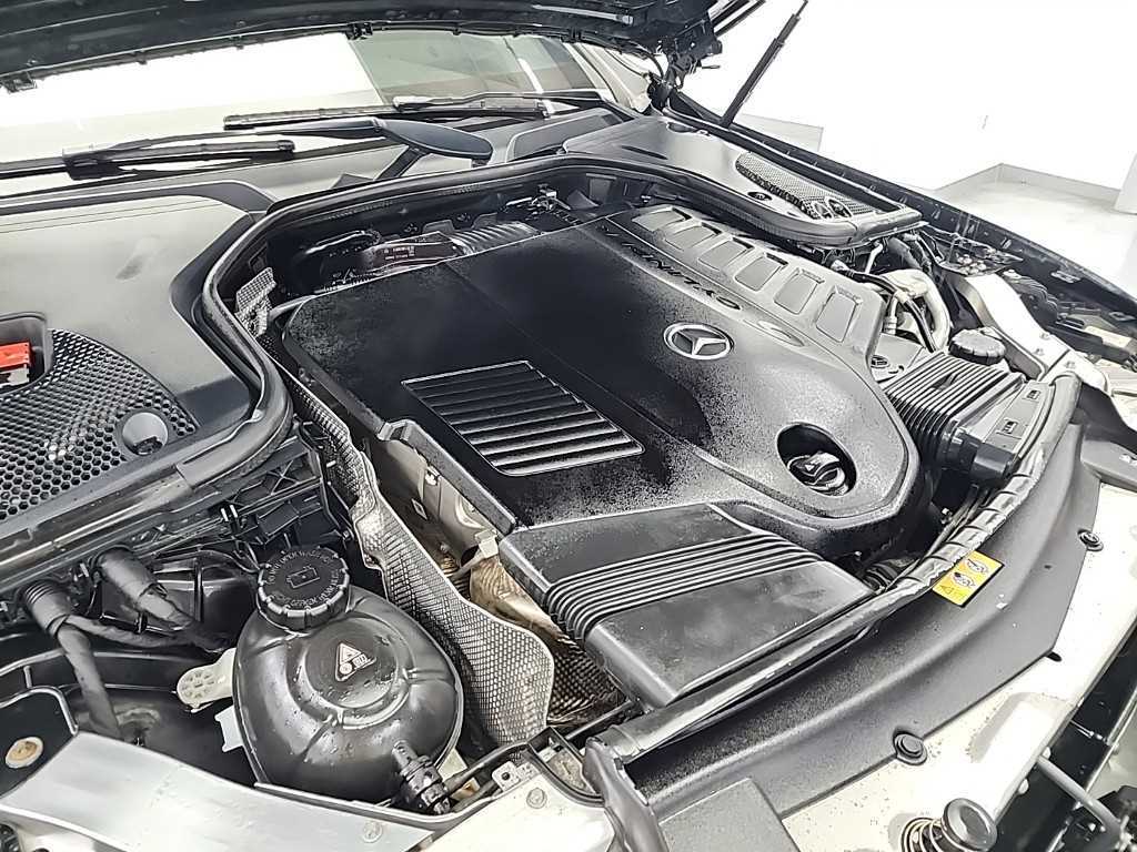 Mercedes Benz CLS Class - Vista 5