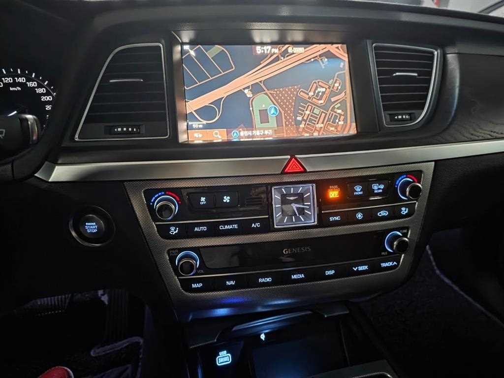 Genesis G80 - Vista 8