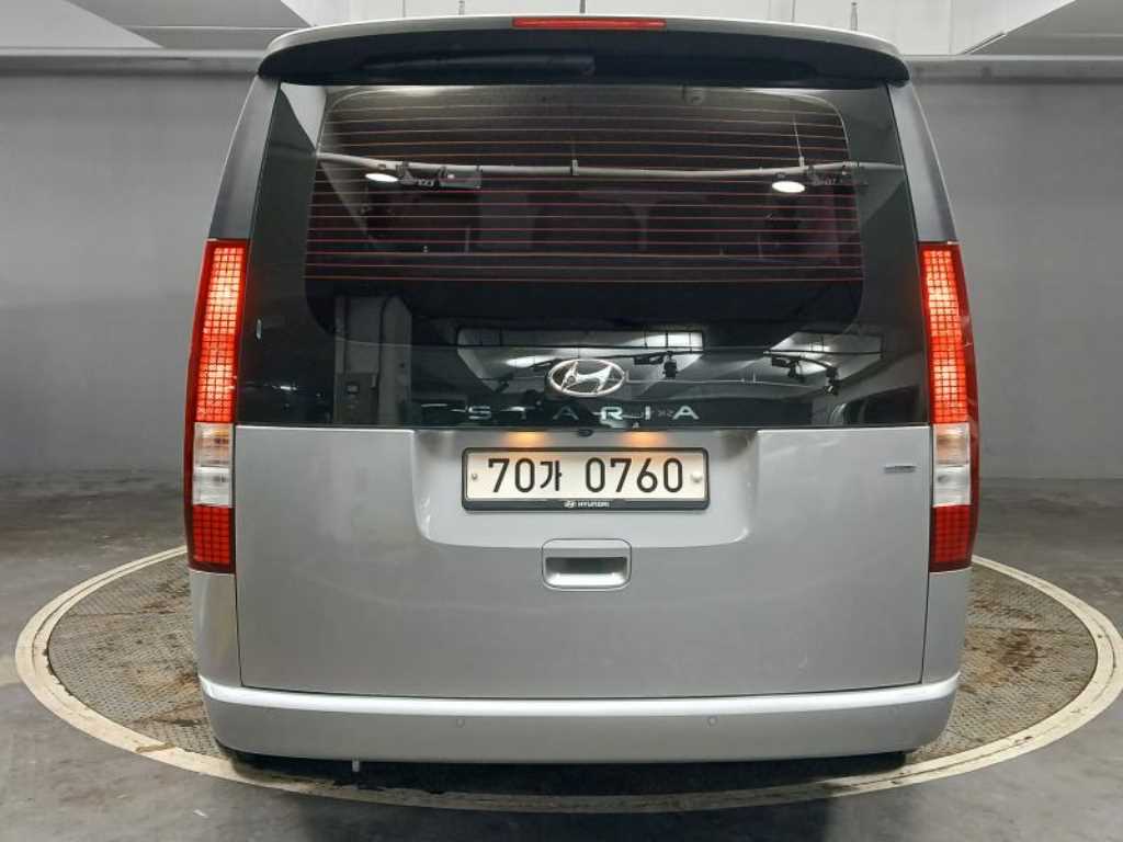 HYUNDAI Staria - Vista 5
