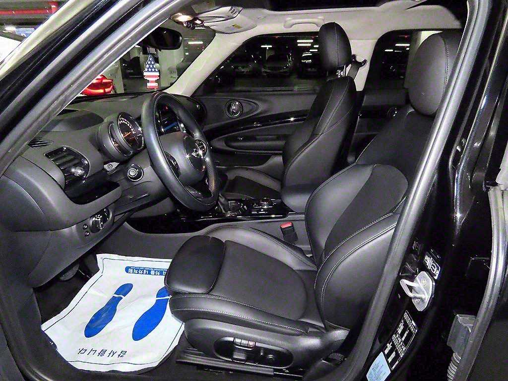 Mini Clubman - Vista 6