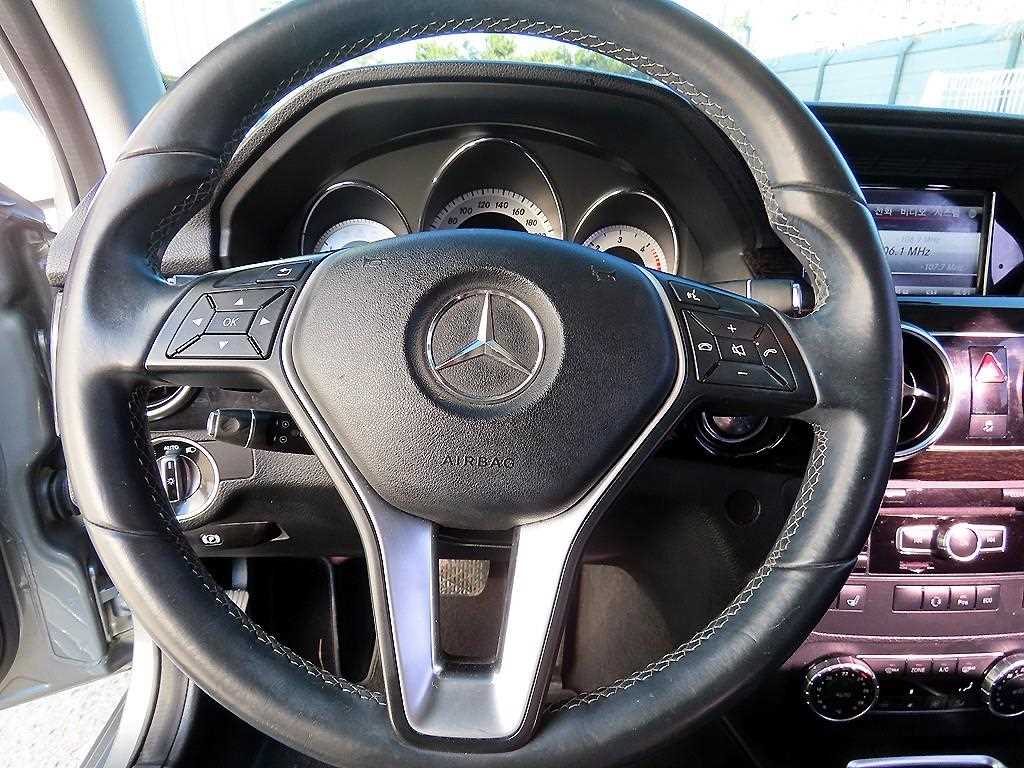 Mercedes Benz GLK Class - Vista 8