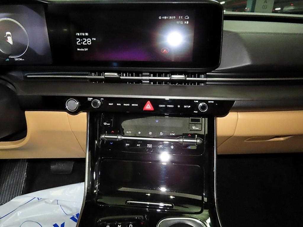 KIA Carnival - Vista 11