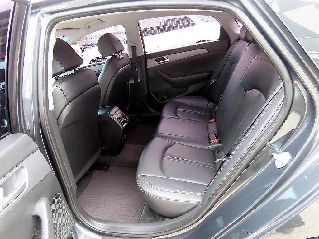 HYUNDAI Sonata - Vista 6