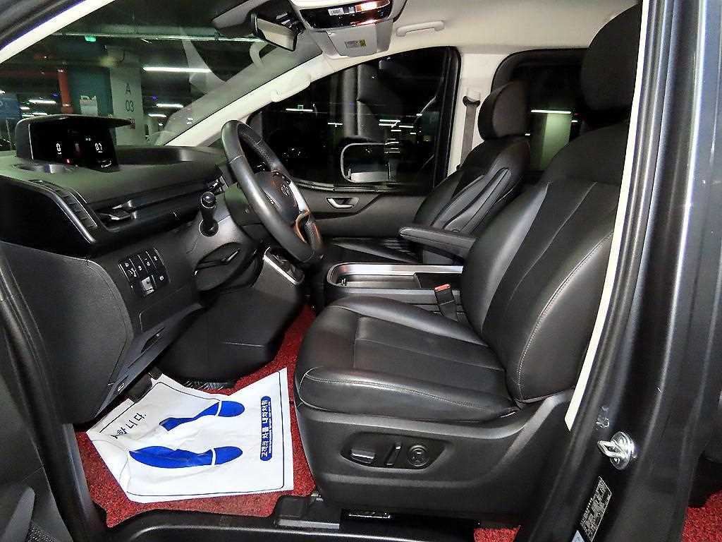 HYUNDAI Staria - Vista 6