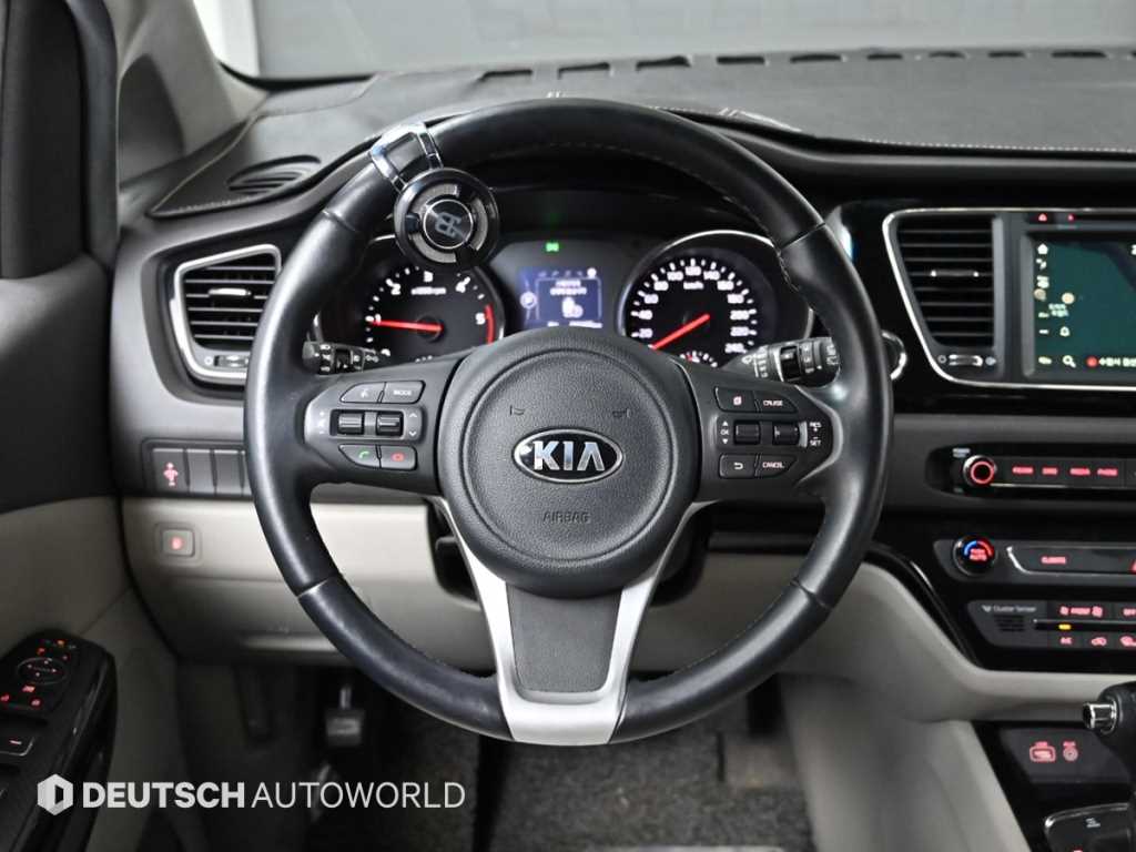 KIA Carnival 2016 Gris - Importación desde Corea - HF Imports Iquique - Foto 13