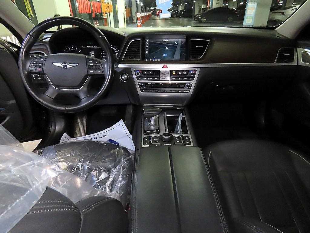 Genesis G80 - Vista 10