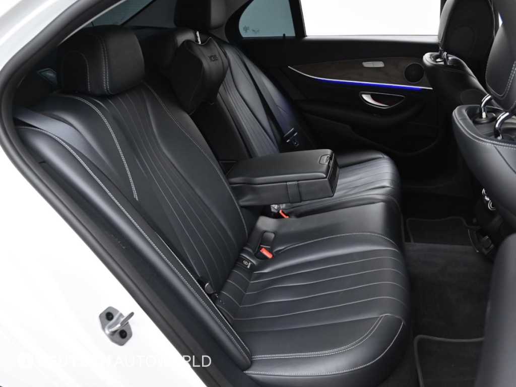 Mercedes Benz E class - Vista 12