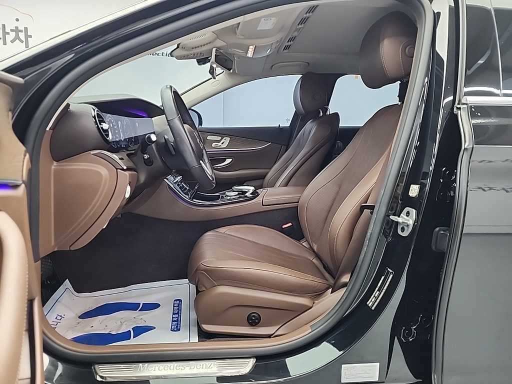 Mercedes Benz E class - Vista 11