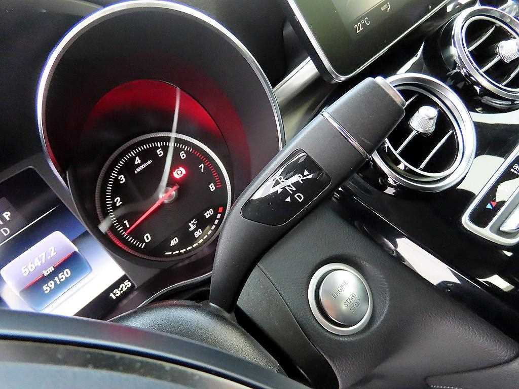 Mercedes Benz GLC Class - Vista 11