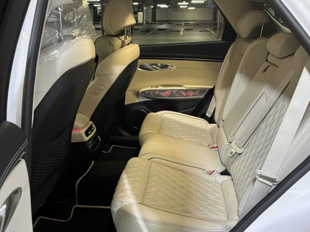 Genesis GV70 - Vista 9