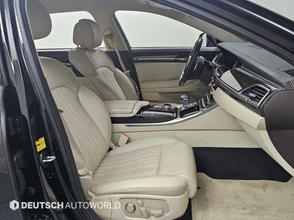 Genesis EQ900 - Vista 10