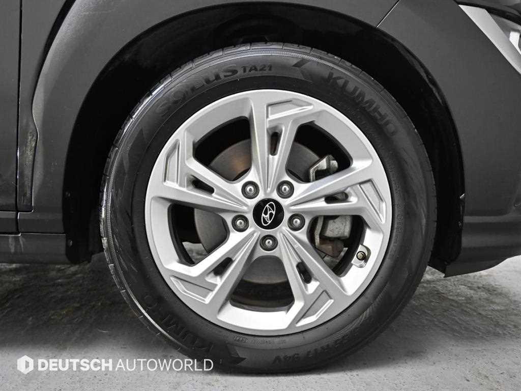 HYUNDAI Kona - Vista 5