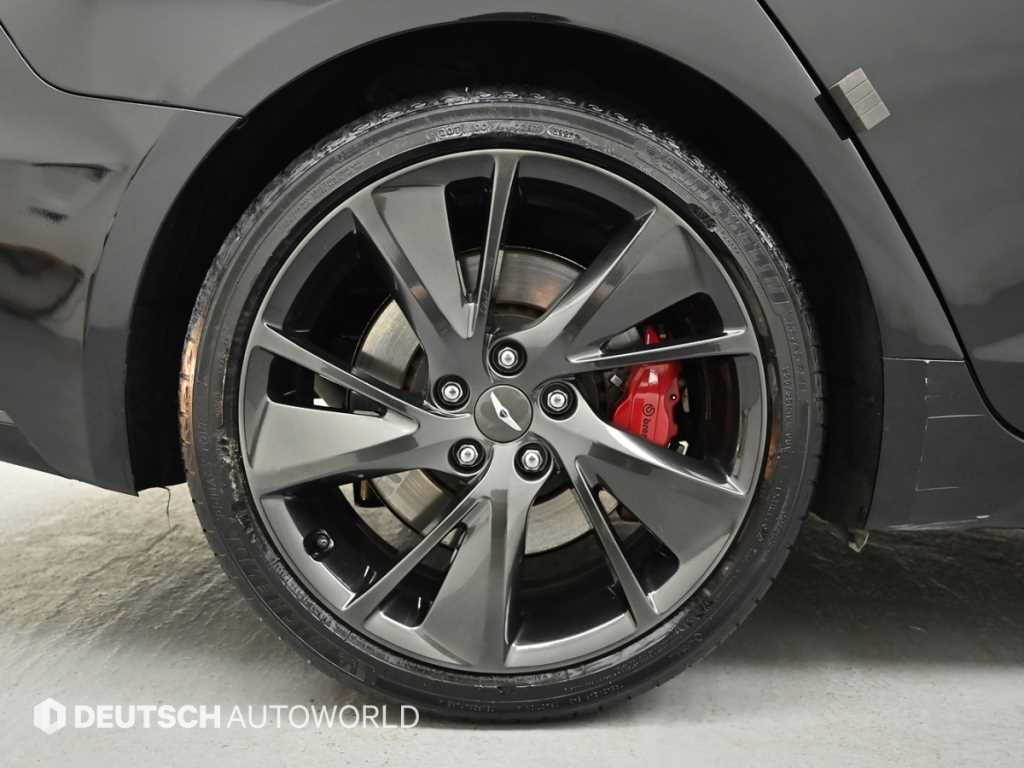 Genesis G70 - Vista 5