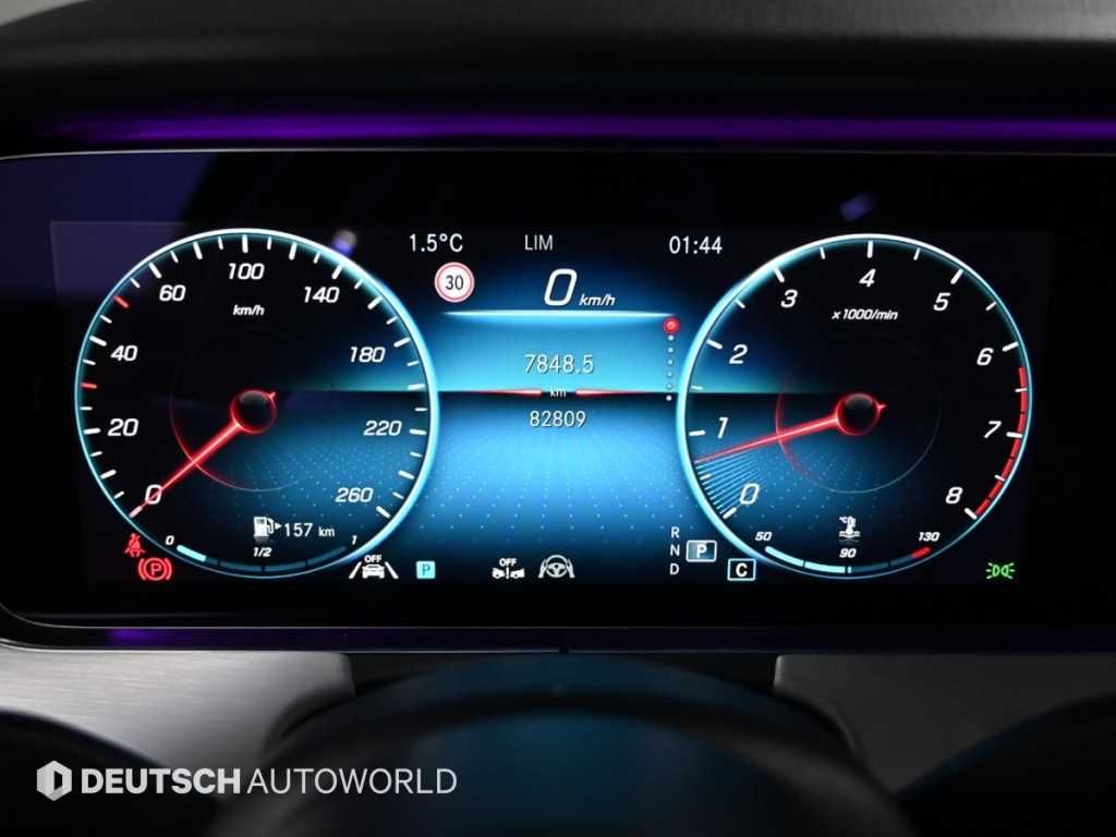 Mercedes Benz E class - Vista 8