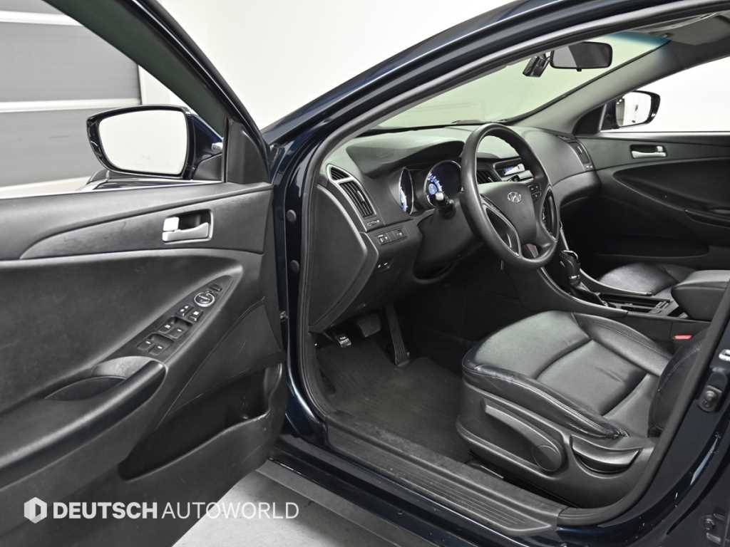 HYUNDAI Sonata - Vista 11