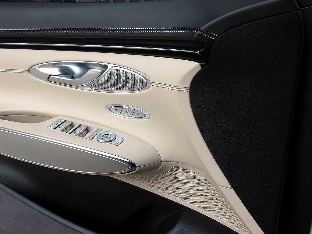 Genesis G70 - Vista 12