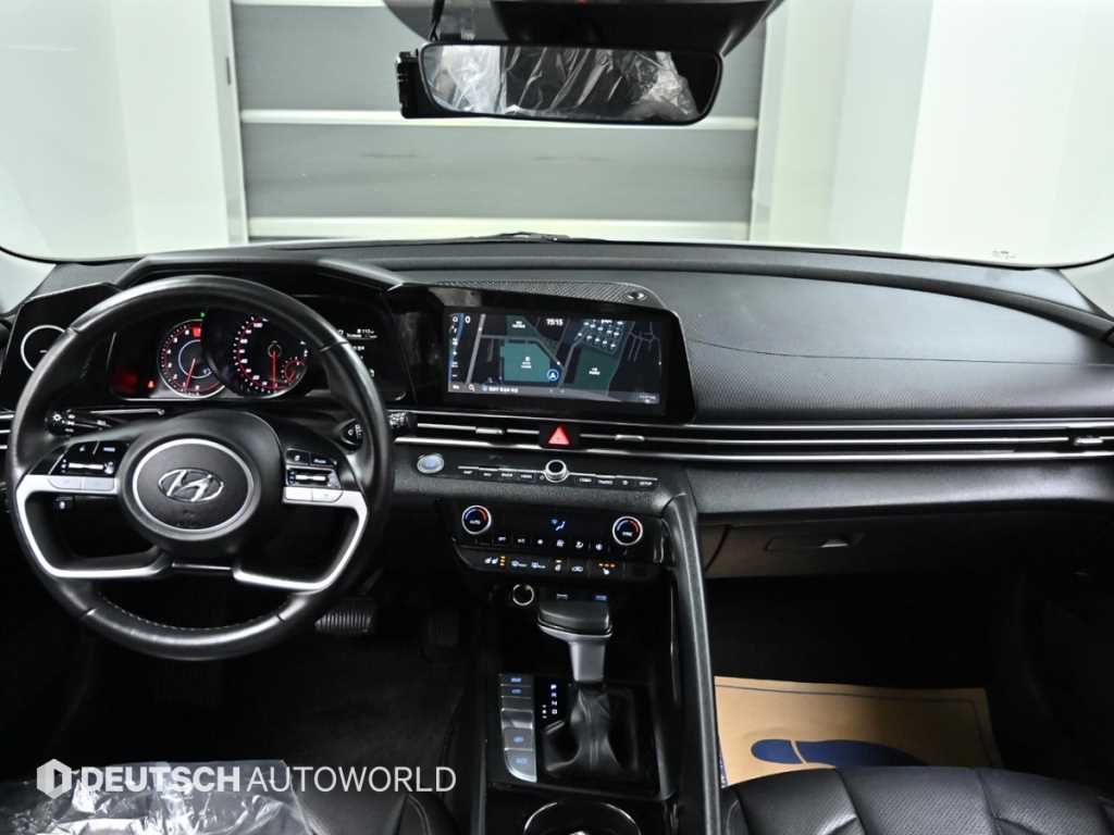 HYUNDAI Avante - Vista 7