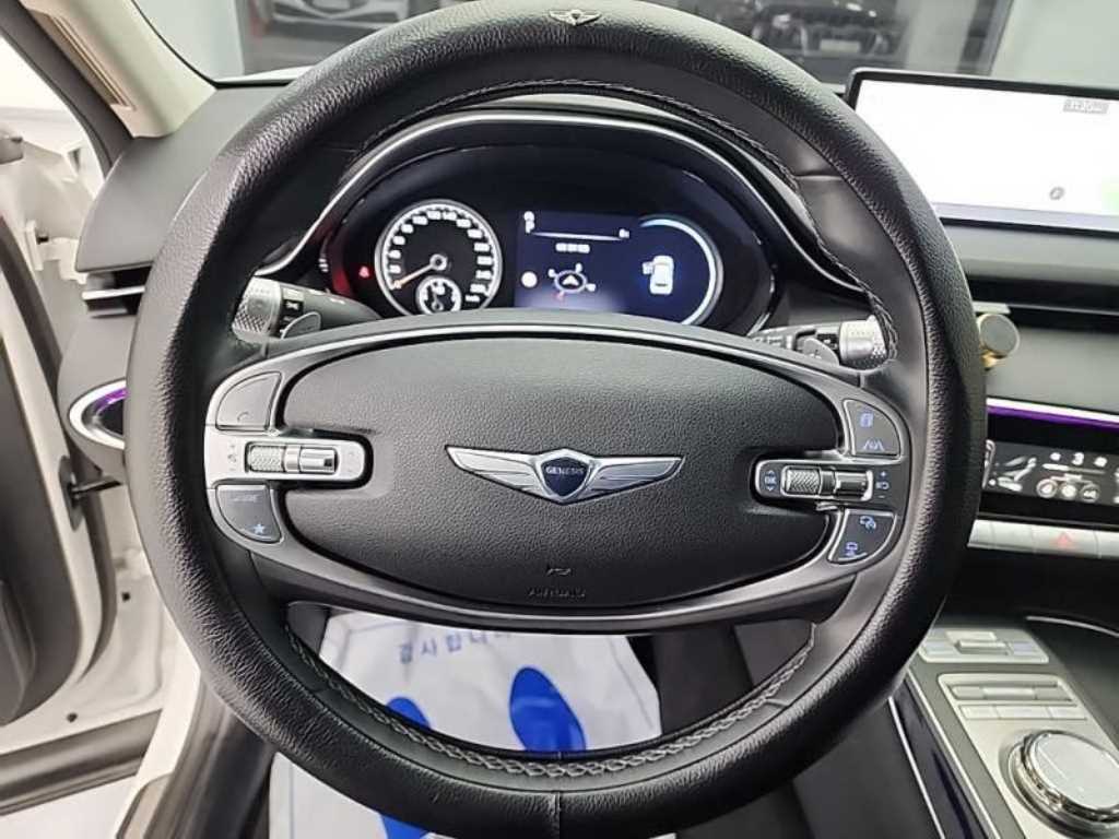 Genesis GV70 - Vista 9