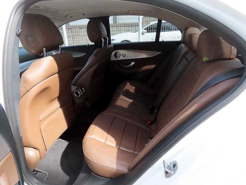 Mercedes Benz E class - Vista 6