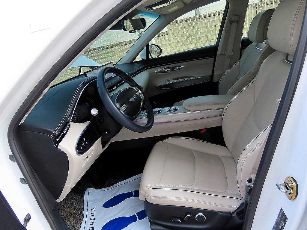 Genesis G70 - Vista 5