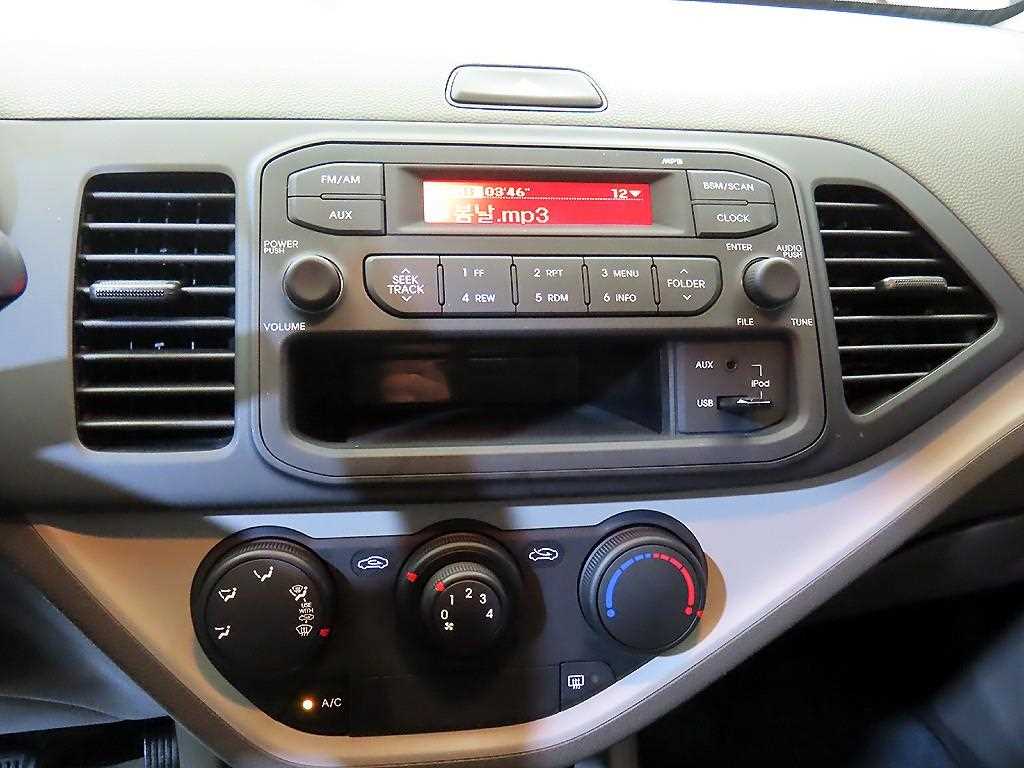 KIA Morning - Vista 11