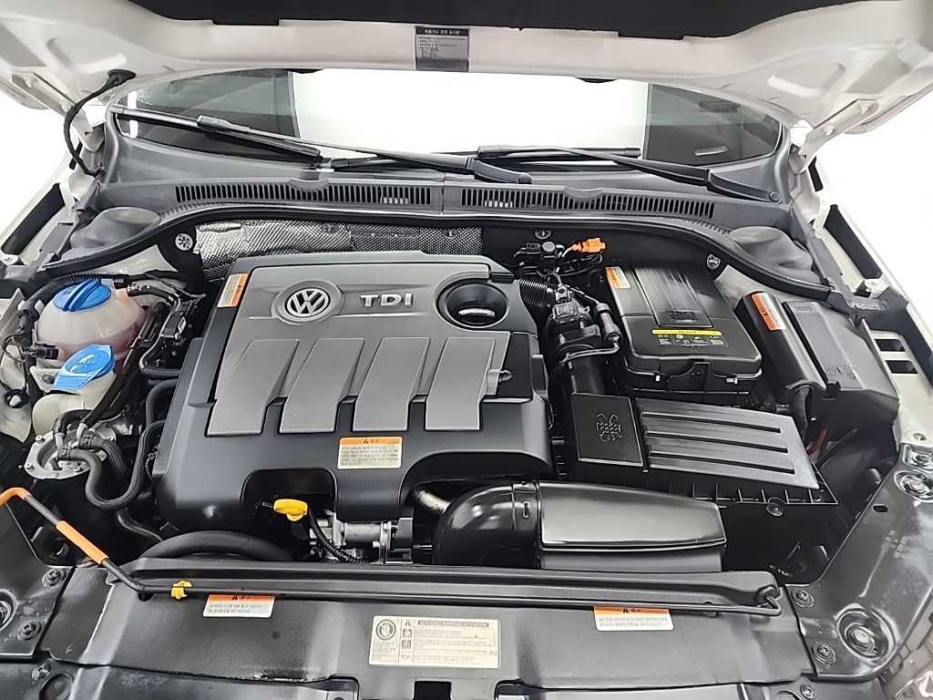 Volkswagen Jetta - Vista 5