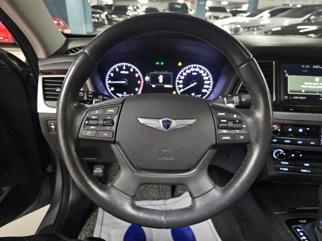 HYUNDAI Genesis - Vista 9