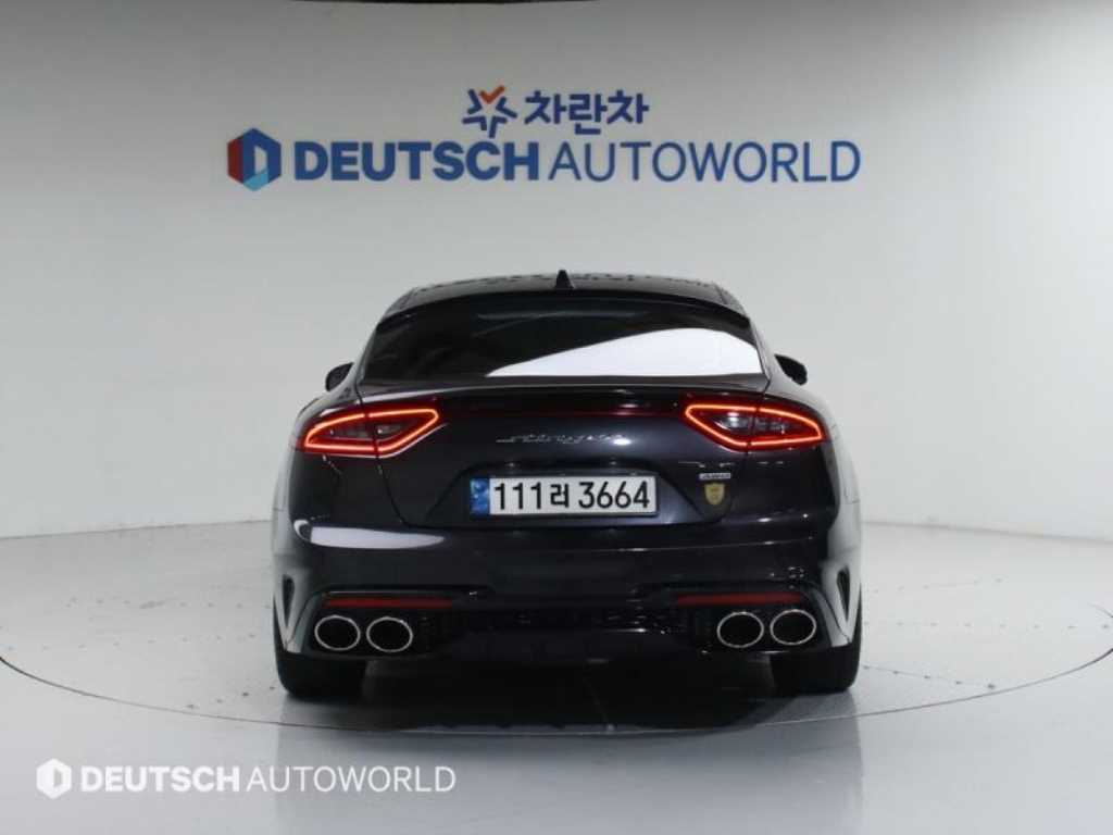 KIA Stinger - Vista 4