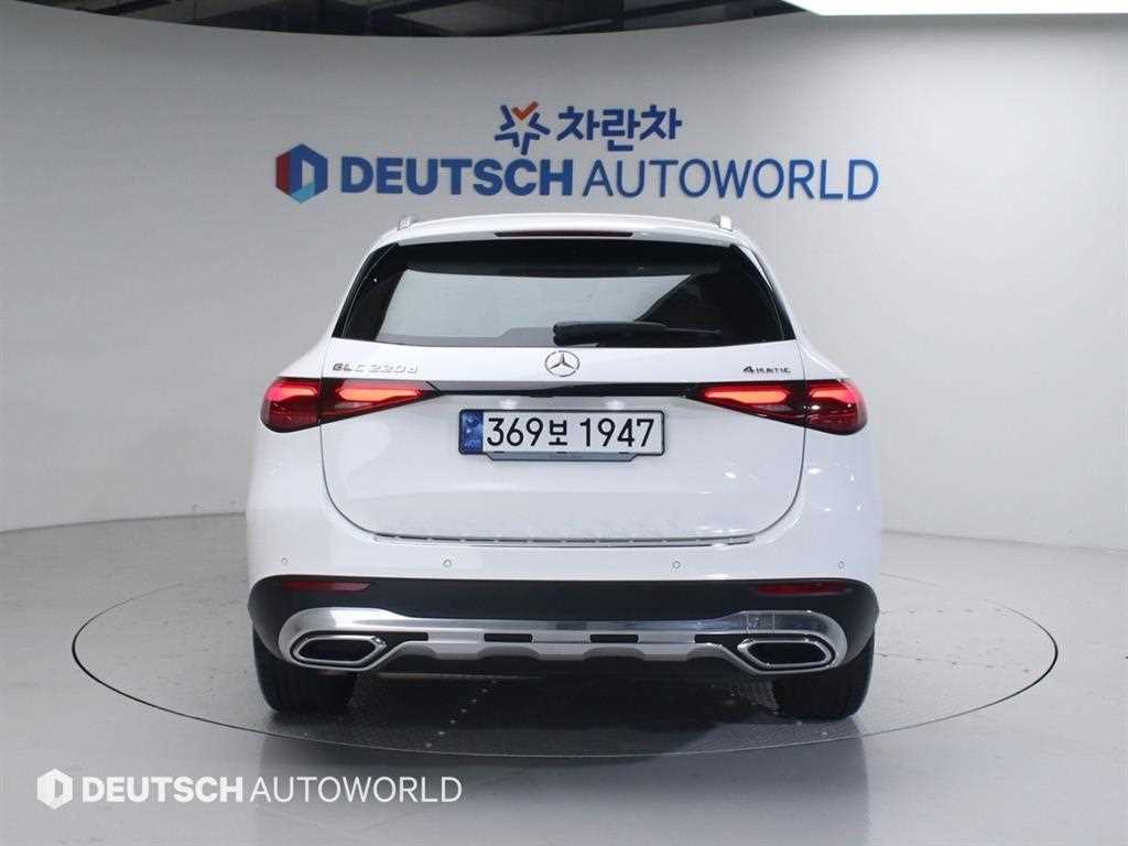 Mercedes Benz GLC Class - Vista 4