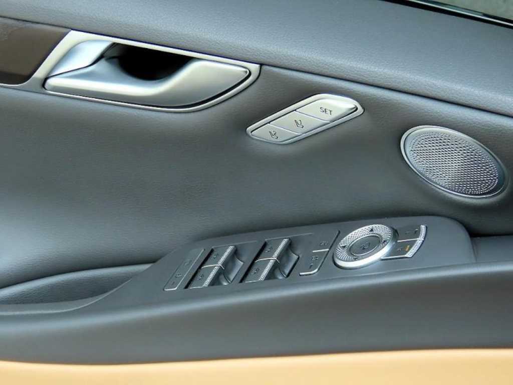 Genesis G80 - Vista 12