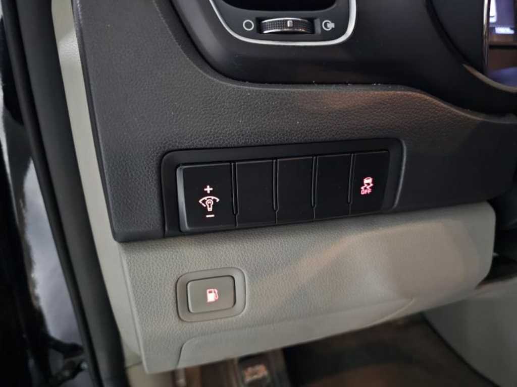 KIA Carnival - Vista 10