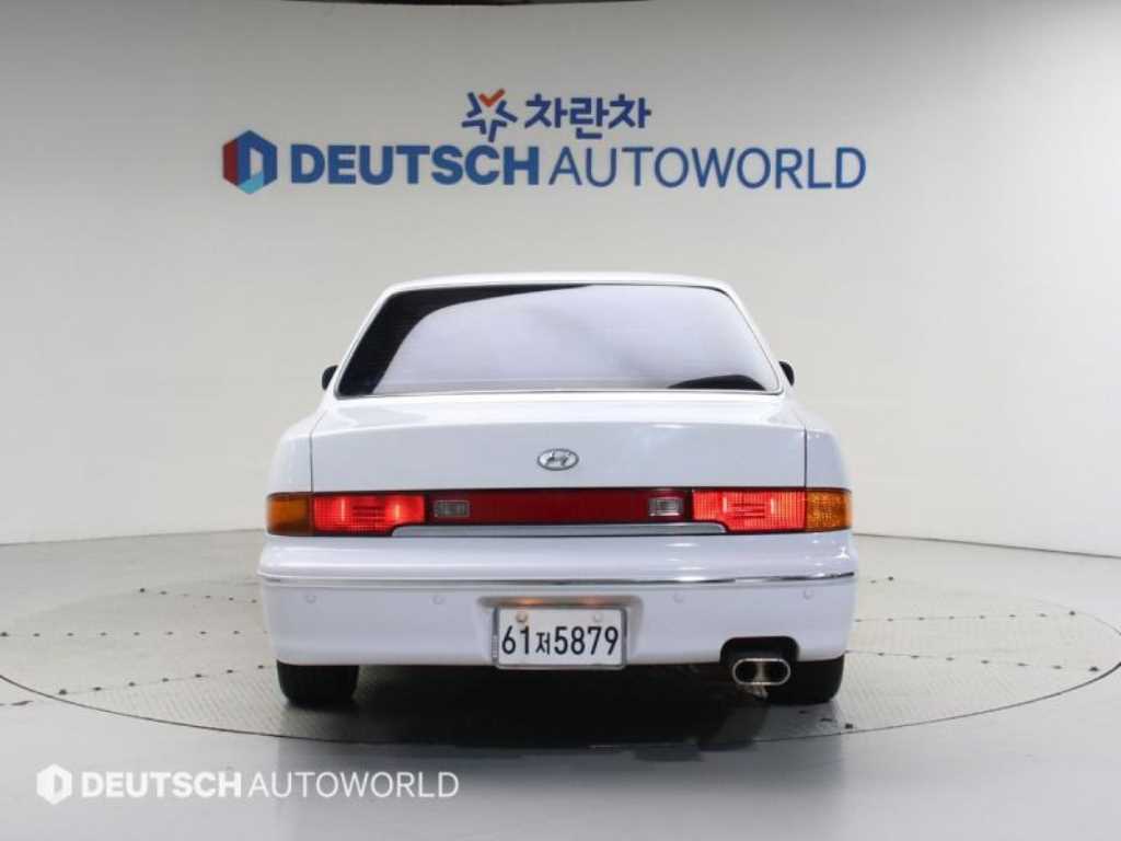 HYUNDAI Dynasty - Vista 4