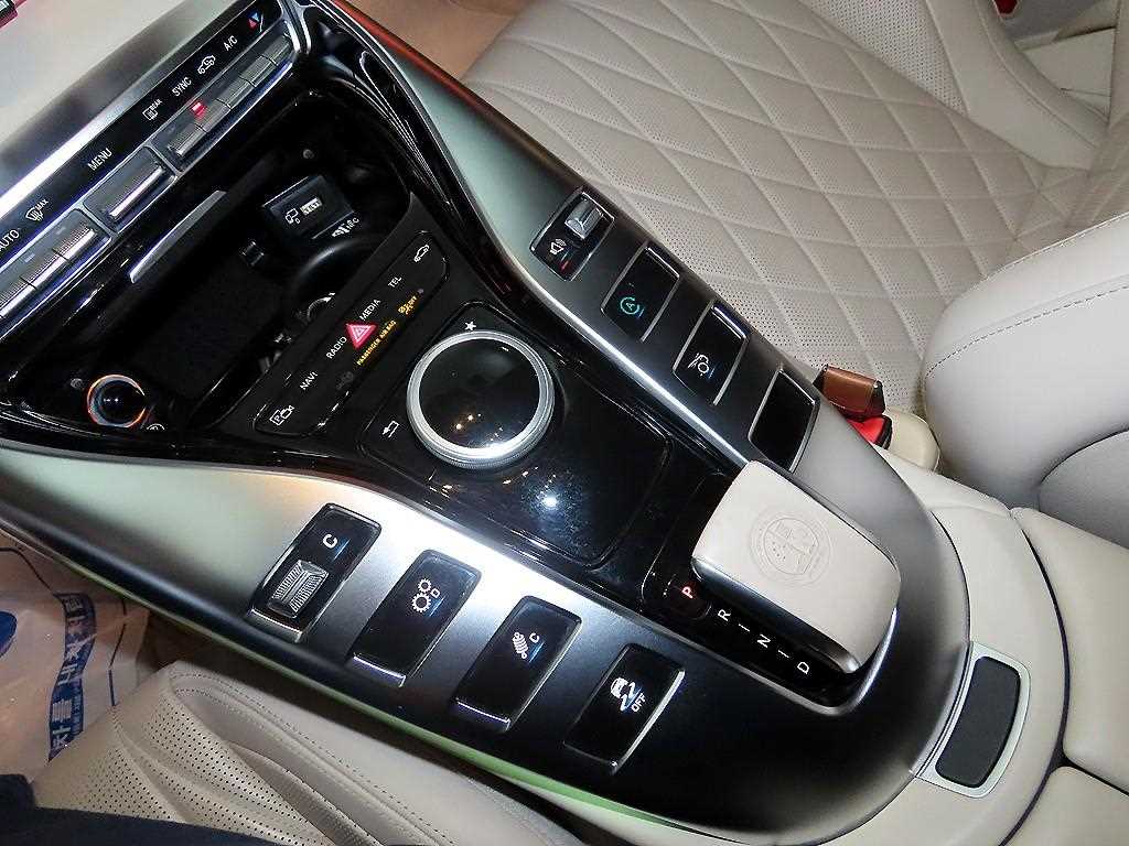 Mercedes Benz AMG GT - Vista 12