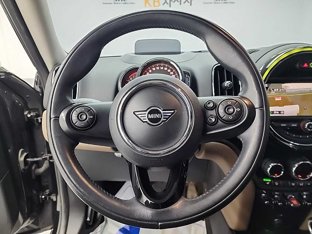 Mini Countryman - Vista 9