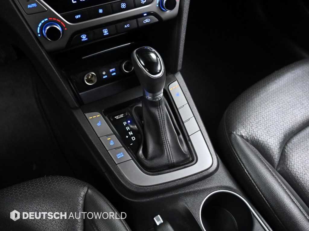 HYUNDAI Avante - Vista 9