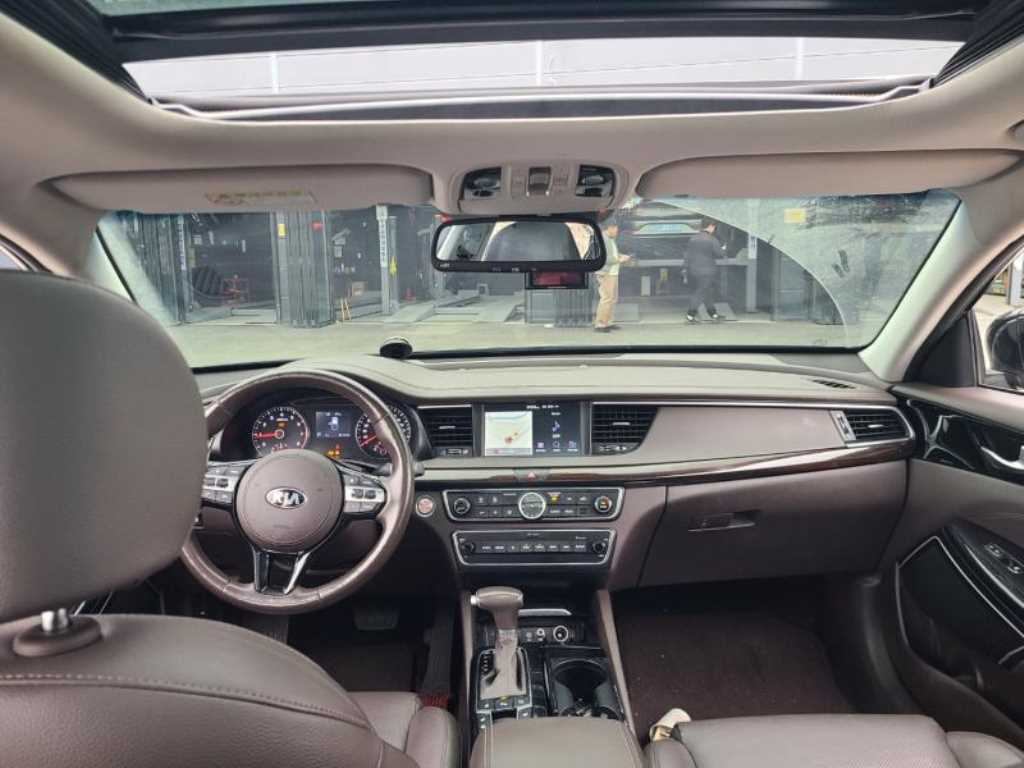 KIA K7 - Vista 9