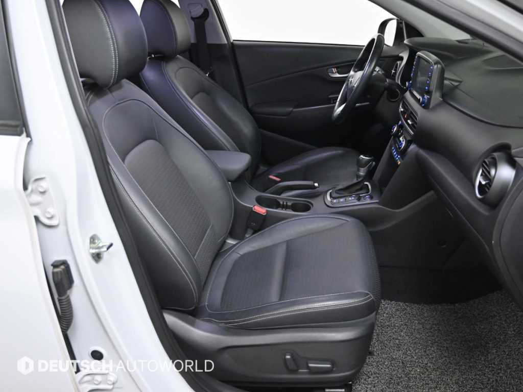 HYUNDAI Kona - Vista 10