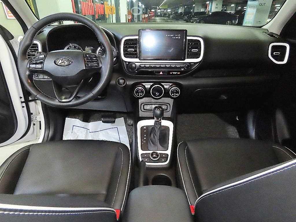 HYUNDAI Venue - Vista 10