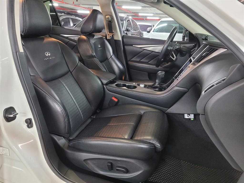 Infiniti Q - Vista 8