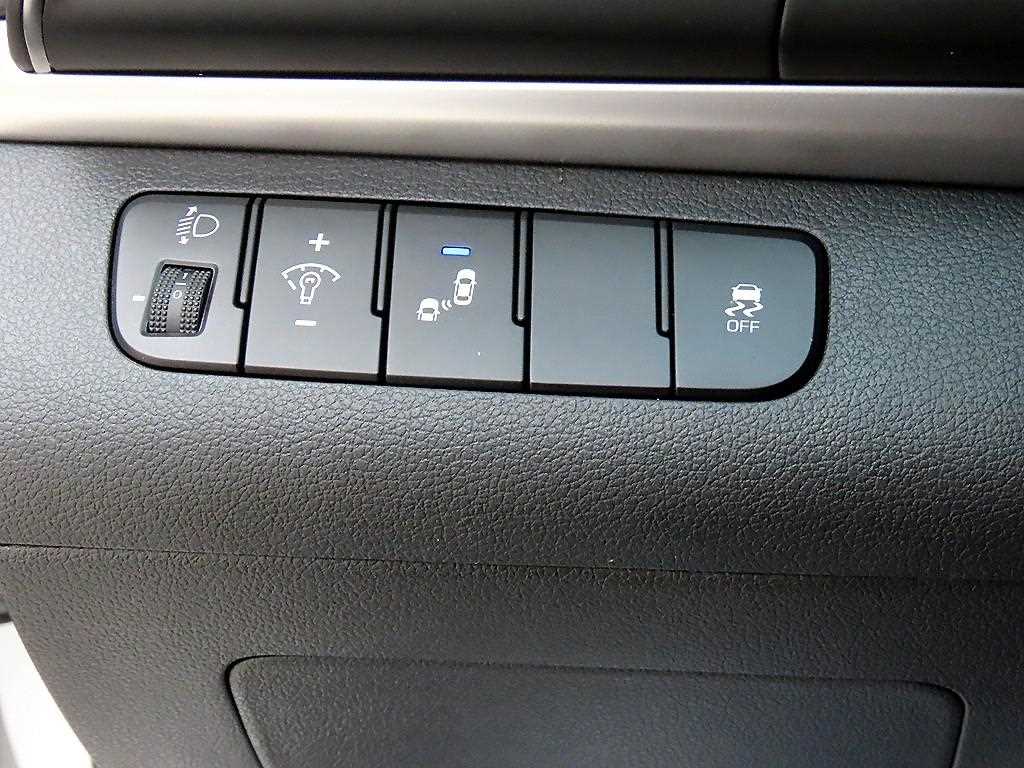 HYUNDAI Avante - Vista 12