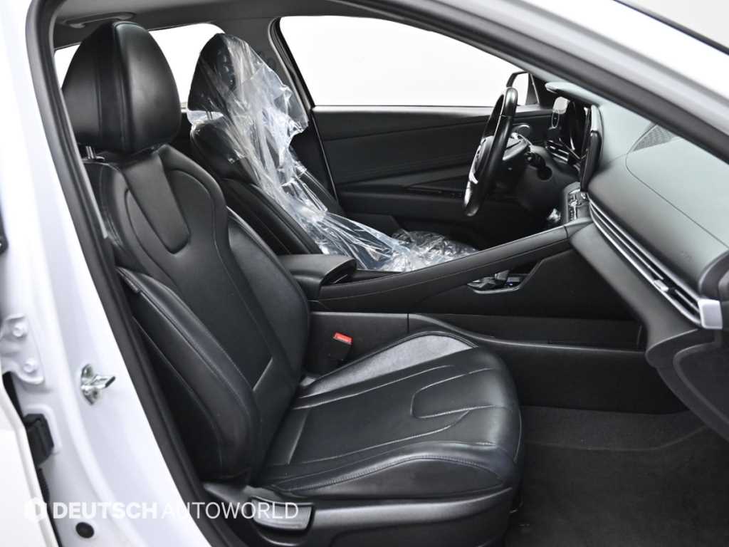 HYUNDAI Avante - Vista 10