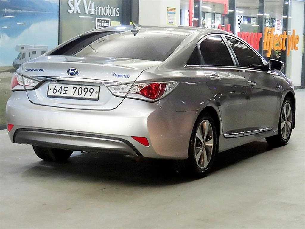 HYUNDAI Sonata - Vista 4