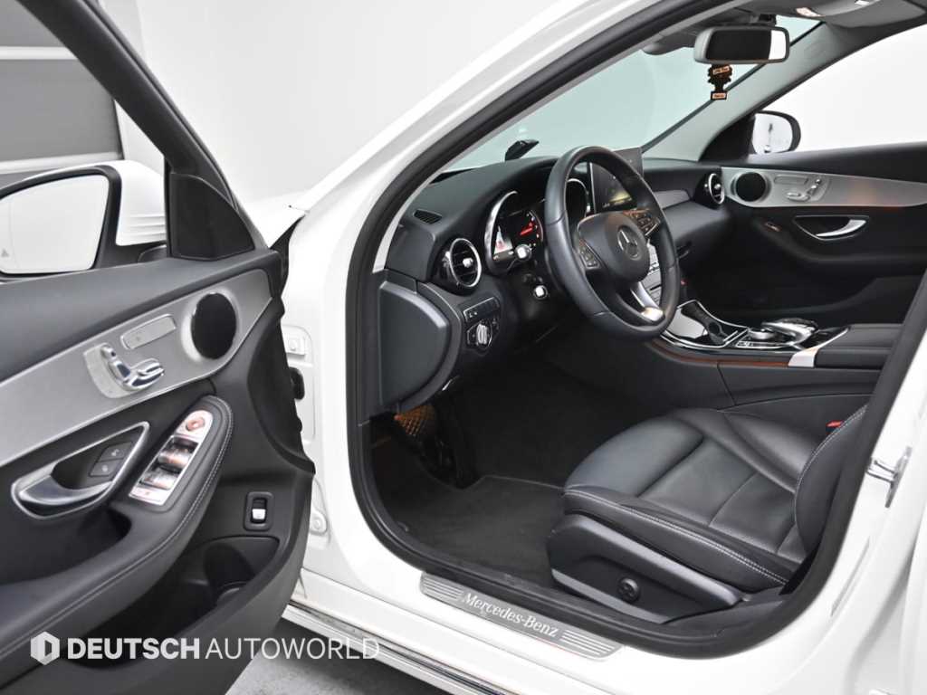 Mercedes Benz C Class - Vista 11