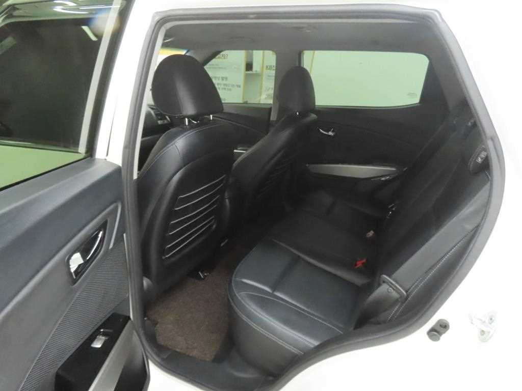 Ssangyong Tivoli - Vista 6