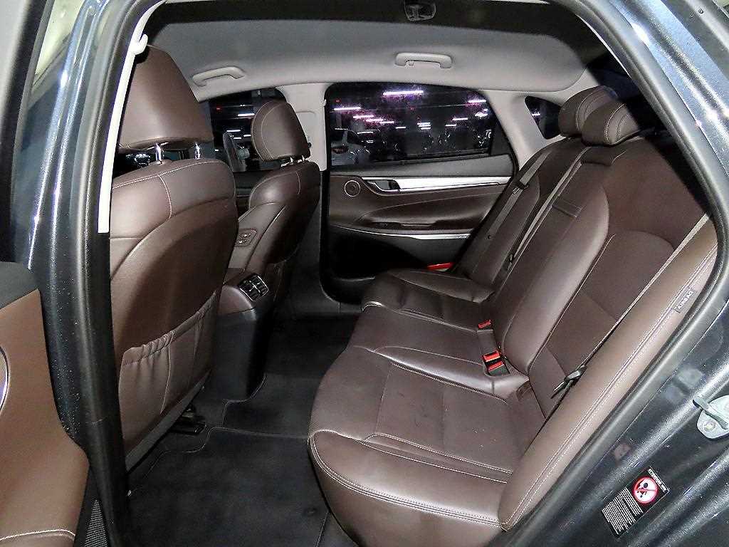 HYUNDAI Grandeur - Vista 7