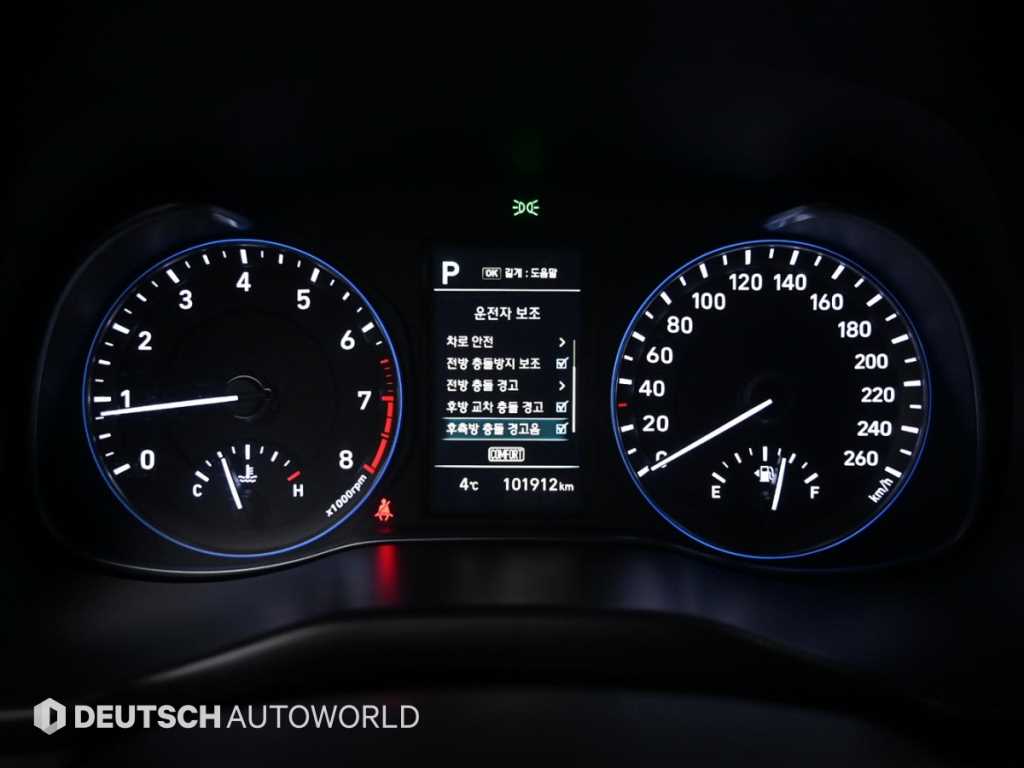 HYUNDAI Kona - Vista 8