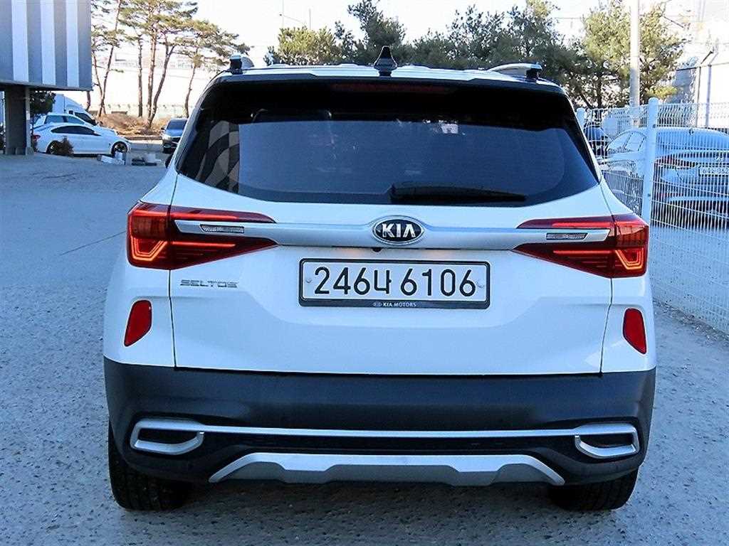 KIA Seltos - Vista 4