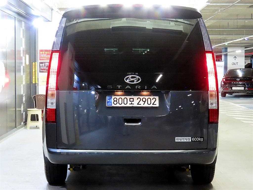 HYUNDAI Staria - Vista 5