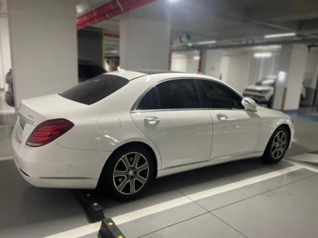 Mercedes Benz S Class - Vista 3